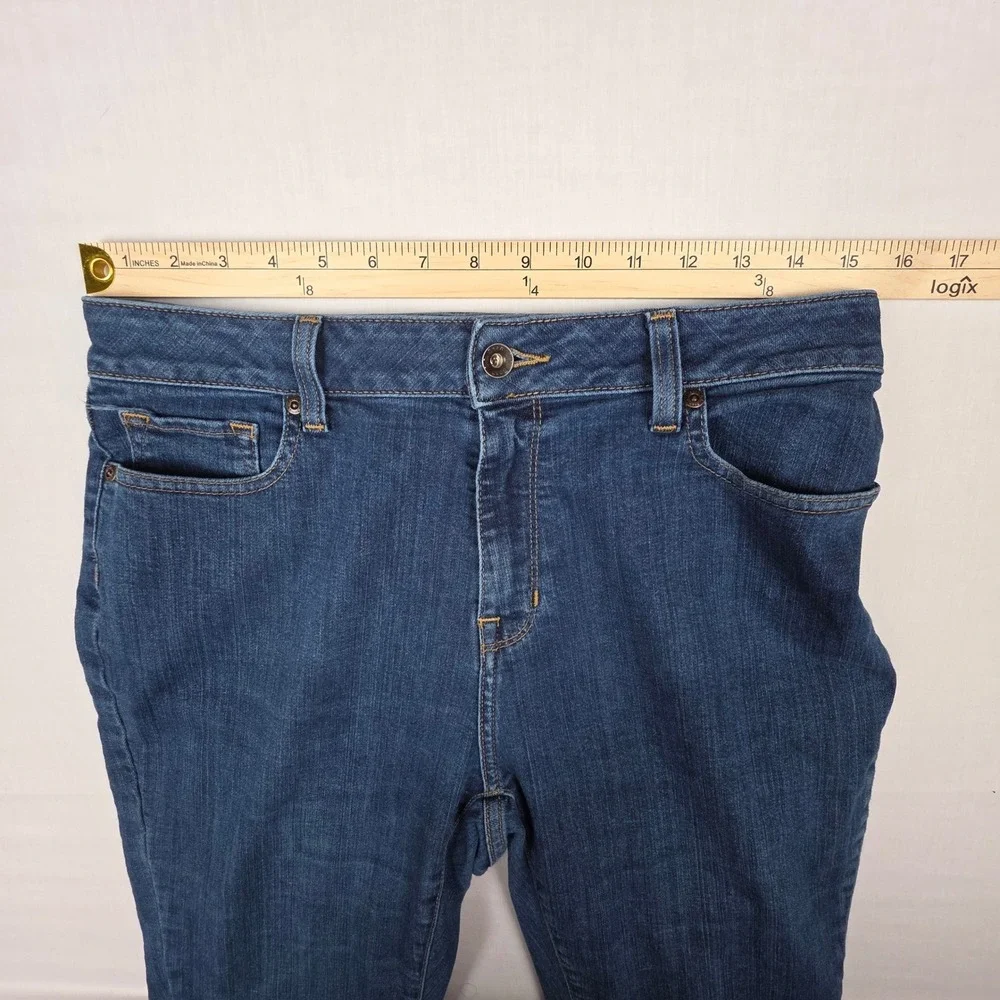 L.L.Bean Classic Fit Straight Leg Jeans Womens 10 Reg Blue Stretch Cotton Denim